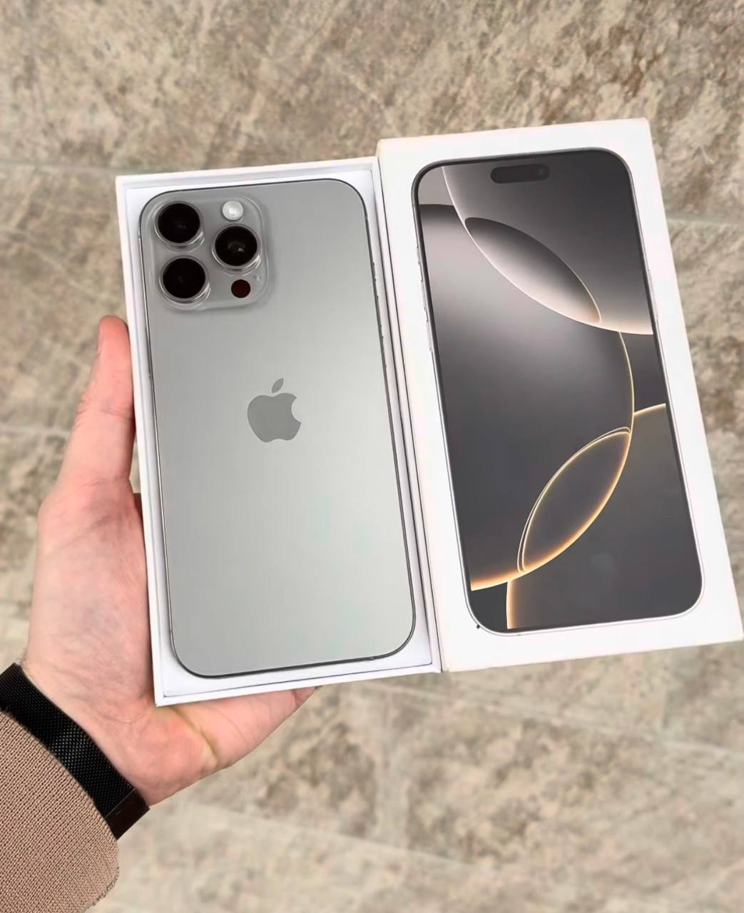 Apple iPhone 16 Pro Max